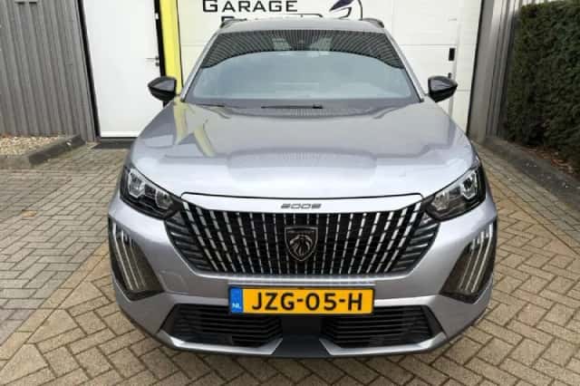 Peugeot 2008 (2024) thumbnail 2