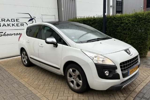 Peugeot 3008 (2013) thumbnail 4