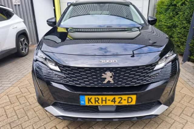 Peugeot 3008 (2021) thumbnail 3