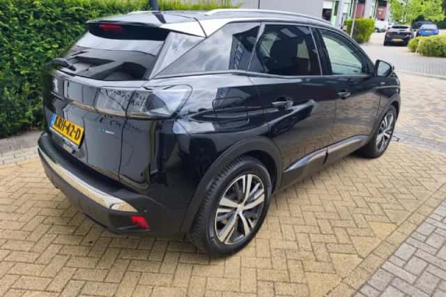 Peugeot 3008 (2021) thumbnail 4