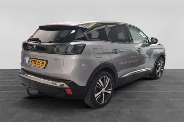 Peugeot 3008 (2022) thumbnail 4