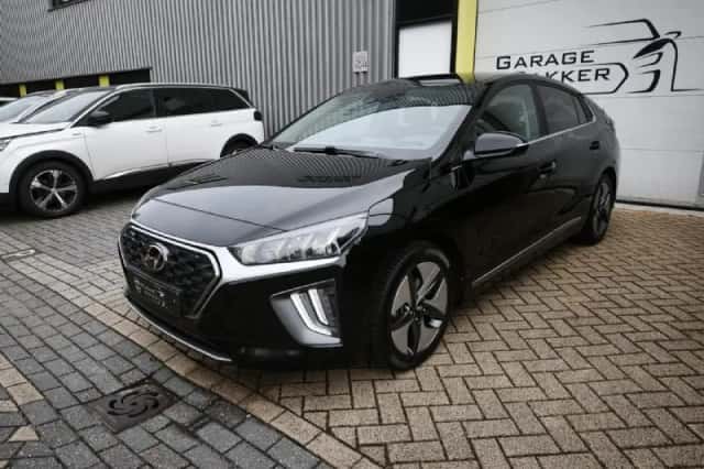 Hyundai Ioniq (2022) thumbnail 3