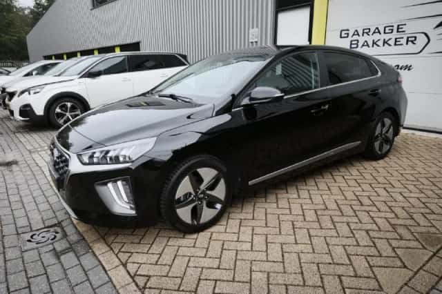 Hyundai Ioniq (2022) thumbnail 4