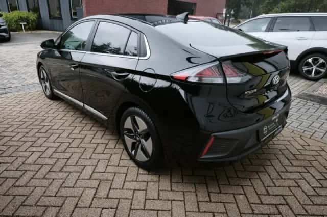 Hyundai Ioniq (2022) thumbnail 5