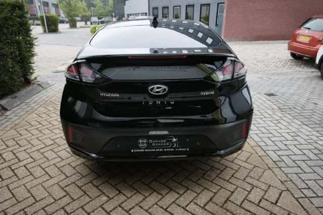 Hyundai Ioniq (2022) thumbnail 6
