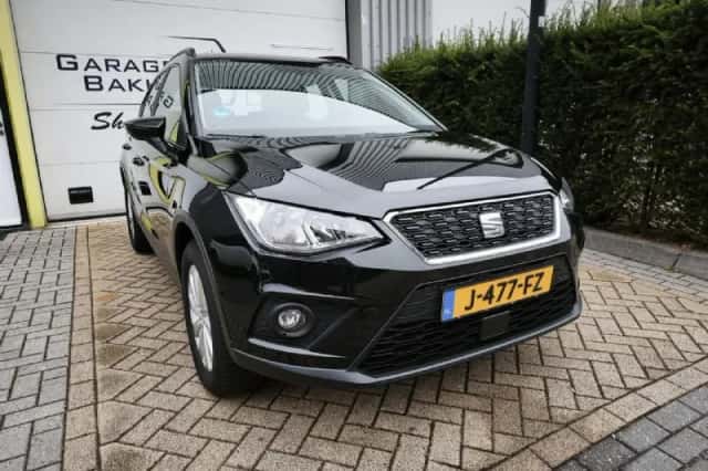 SEAT Arona (2019) thumbnail 3