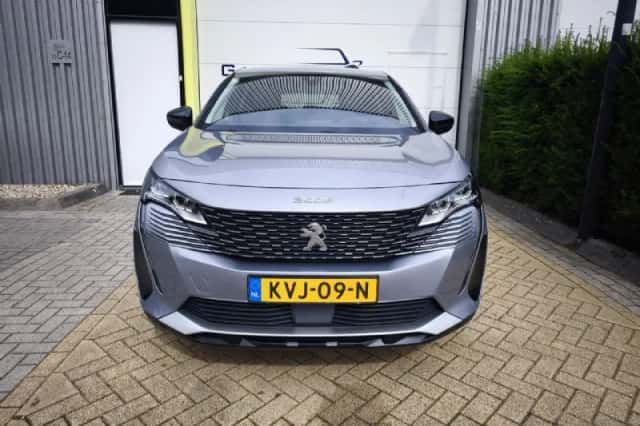 Peugeot 3008 (2022) thumbnail 5