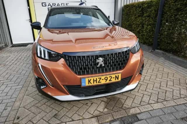 Peugeot 2008 (2021) thumbnail 4
