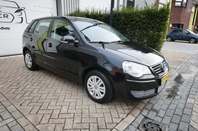 Volkswagen Polo (2006) thumbnail 2