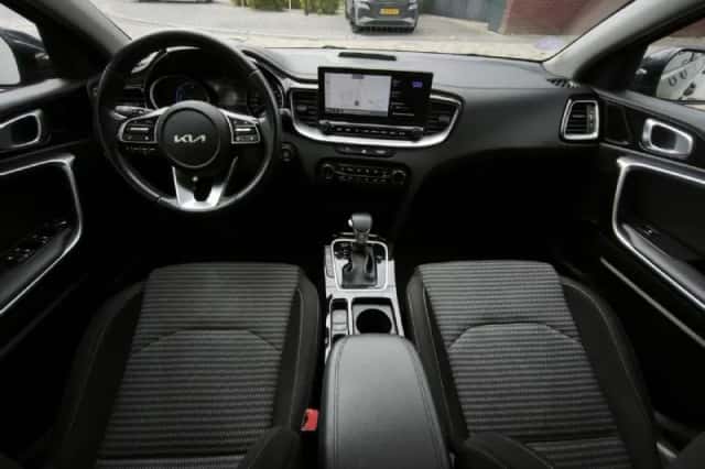 Kia Ceed (2023) thumbnail 3