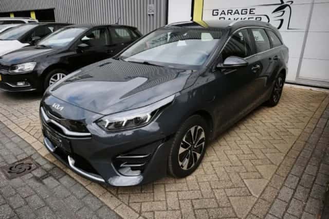 Kia Ceed (2023) thumbnail 5