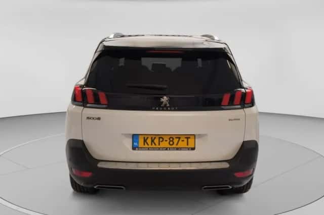 Peugeot 5008 (2018) thumbnail 6