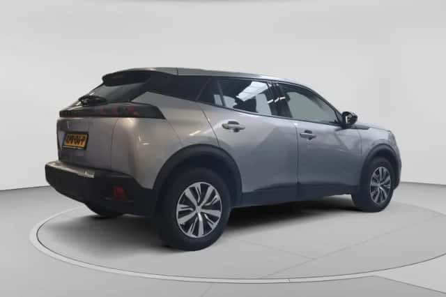 Peugeot 2008 (2023) thumbnail 6