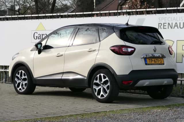 Renault Captur (2018) thumbnail 2