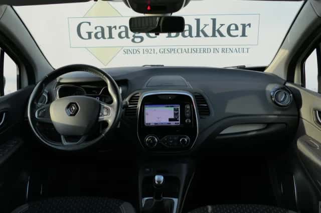 Renault Captur (2019) thumbnail 3