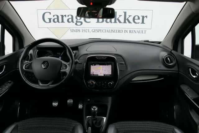 Renault Captur (2016) thumbnail 3