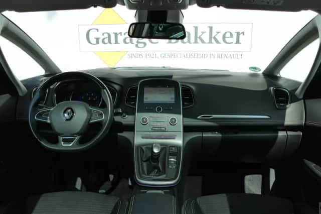 Renault Grand Scénic (2016) thumbnail 3