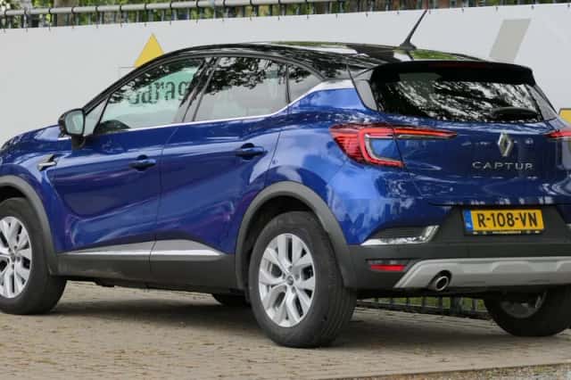 Renault Captur (2020) thumbnail 2