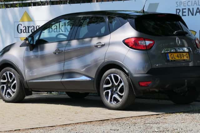 Renault Captur (2015) thumbnail 2