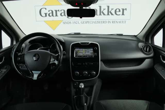 Renault Clio (2015) thumbnail 3