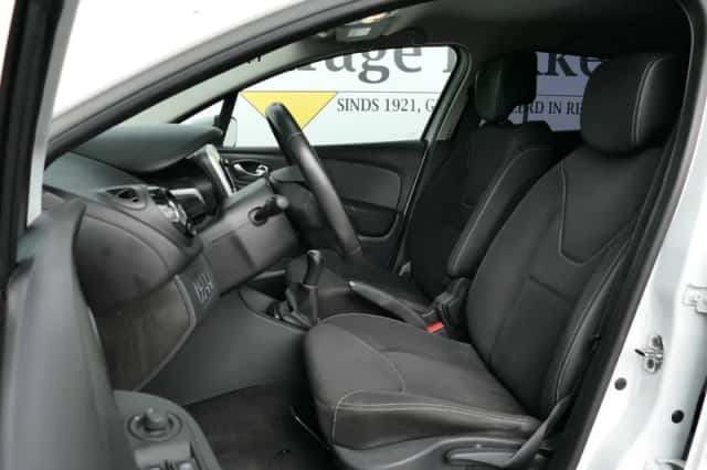 Renault Clio (2015) thumbnail 4