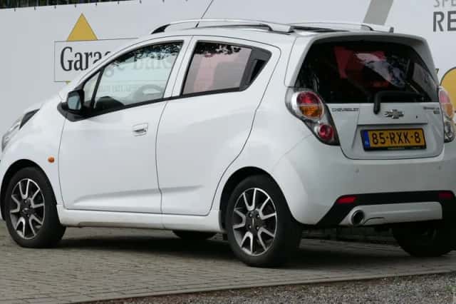 Chevrolet Spark (2011) thumbnail 2