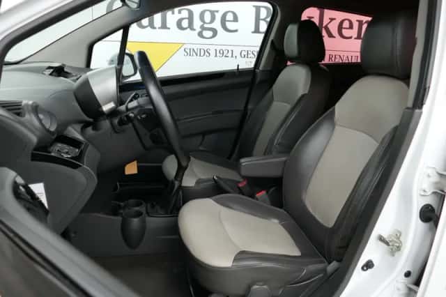 Chevrolet Spark (2011) thumbnail 4