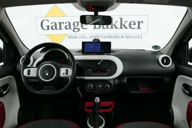 Renault Twingo (2016) thumbnail 3