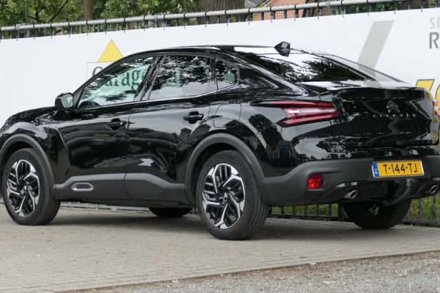 Citroën C4 X (2023) thumbnail 2