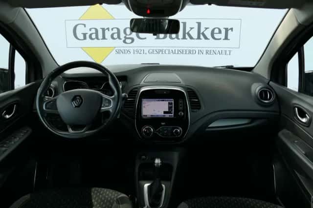 Renault Captur (2017) thumbnail 3