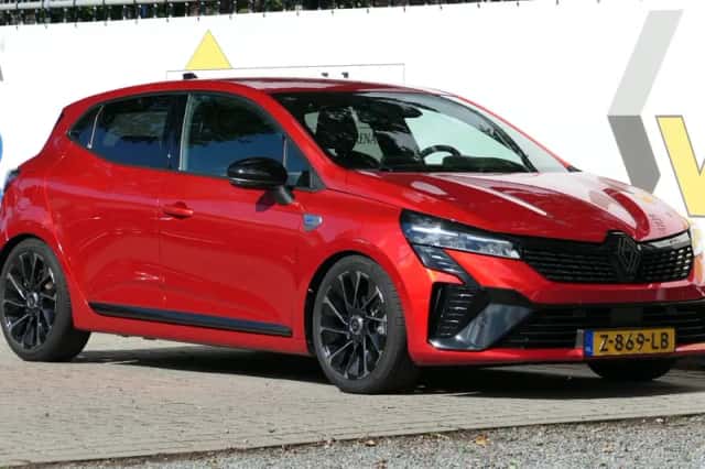 Renault Clio (2024) thumbnail 1