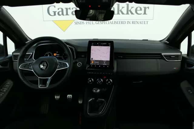 Renault Clio (2024) thumbnail 3