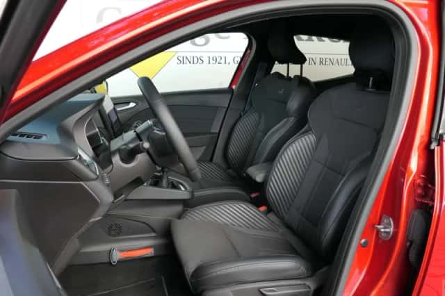 Renault Clio (2024) thumbnail 4