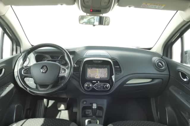 Renault Captur (2017) thumbnail 3