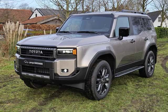 Toyota Land Cruiser (2024) thumbnail 1
