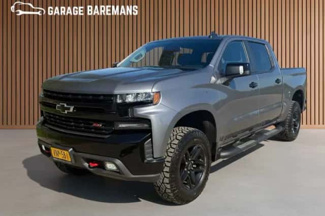 Chevrolet Silverado (2022) thumbnail 3