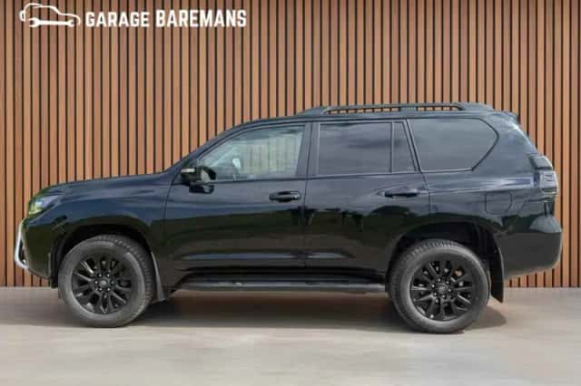 Toyota Land Cruiser (2022) thumbnail 4