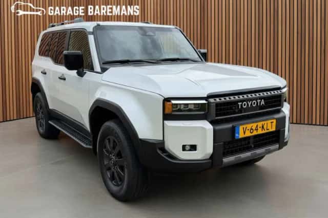 Toyota Land Cruiser (2024) thumbnail 1