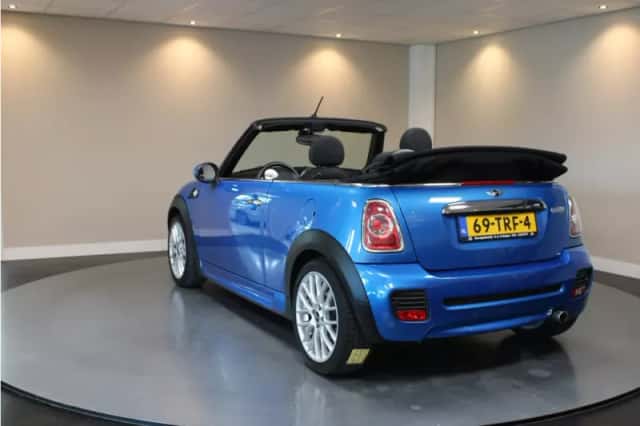 MINI Cabrio (2012) thumbnail 3