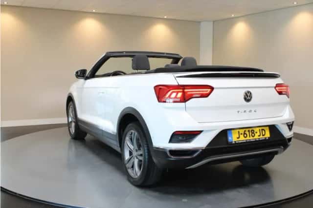Volkswagen T-Roc (2020) thumbnail 3