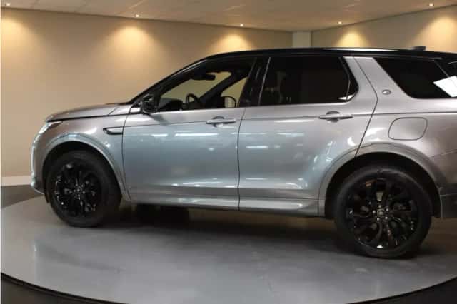 Land Rover Discovery Sport (2021) thumbnail 2