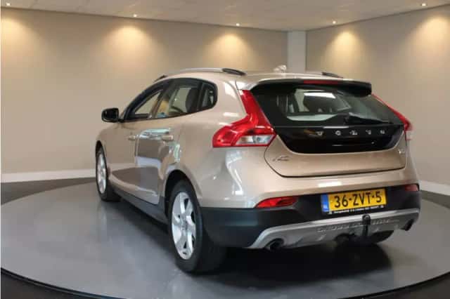 Volvo V40 Cross Country (2013) thumbnail 5