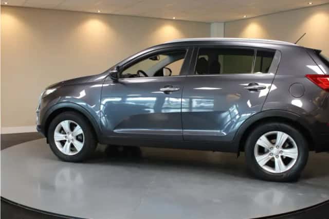 Kia Sportage (2013) thumbnail 2