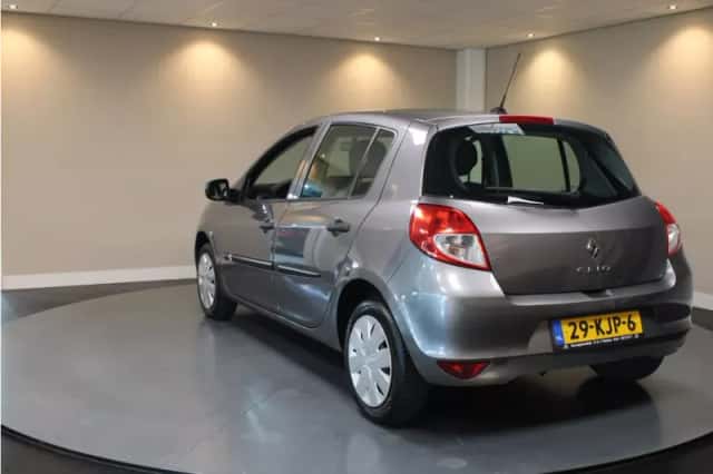 Renault Clio (2009) thumbnail 3