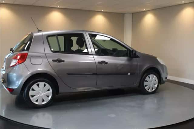 Renault Clio (2009) thumbnail 5