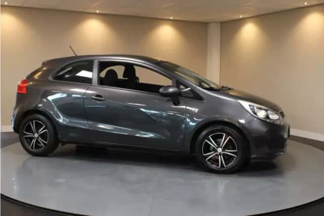 Kia Rio (2013) thumbnail 6