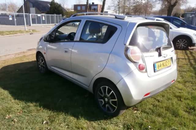 Chevrolet Spark (2010) thumbnail 4