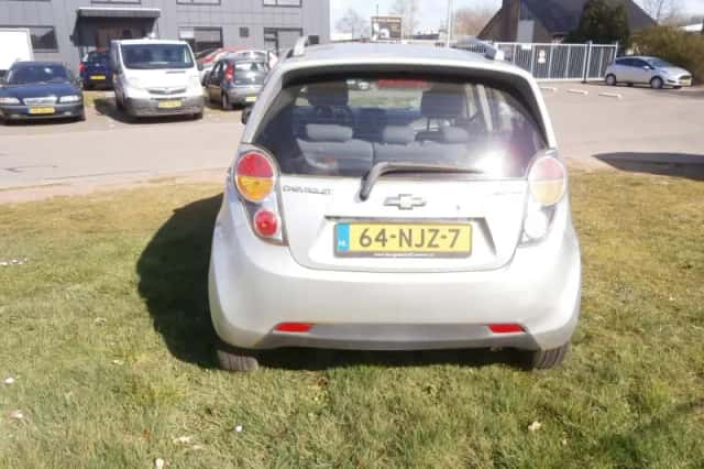 Chevrolet Spark (2010) thumbnail 5