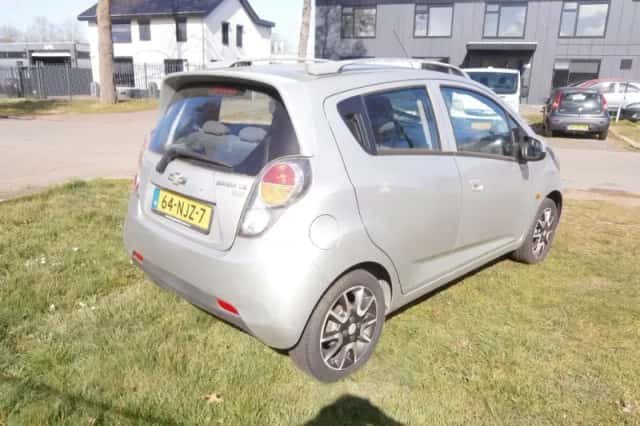 Chevrolet Spark (2010) thumbnail 6