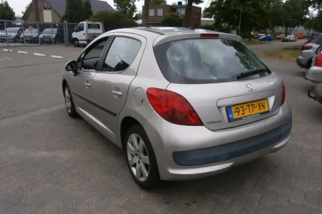 Peugeot 207 (2007) thumbnail 4